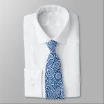 Gravata White Vintage Paisley Patterno Royal Blue<br><div class="desc">Este padrão paisley branco sobre o fundo azul real é uma gravata elegante que você pode vestir ao escritório ou jantar. A cor de fundo verde é uma cor que pode ser alterada para corresponder às suas cores.</div>