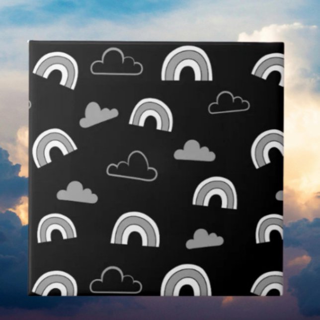 Grey Clouds and Rainbows on Black Ceramic Tile (Criador carregado)