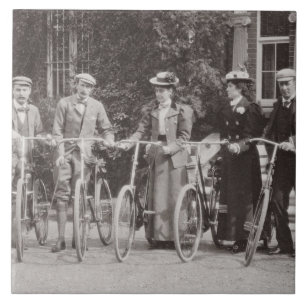 Grupo de bicyclists de Edwardian, 1900s adiantados