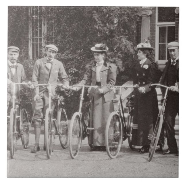 Grupo de bicyclists de Edwardian, 1900s adiantados (Frente)