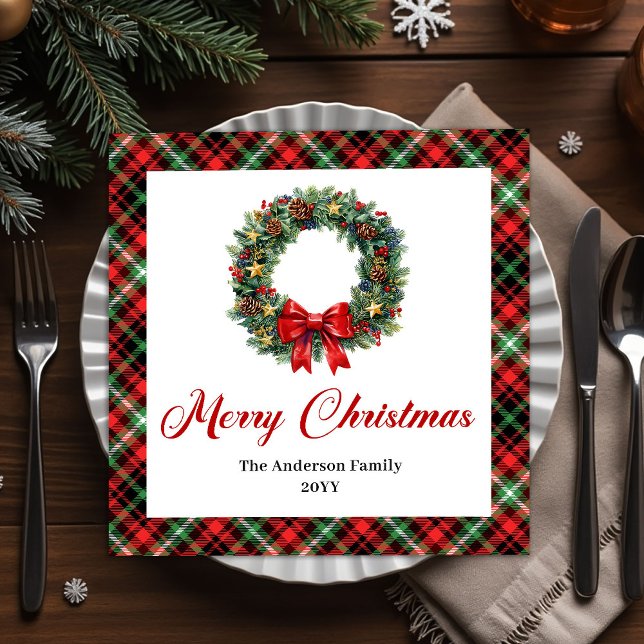 Guardanapo com Coroa de Natal Clássica e Nome Pers (Classic Christmas Wreath Napkin with Custom Name)