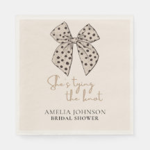 Arco bege Ela é Chá de panela Casando