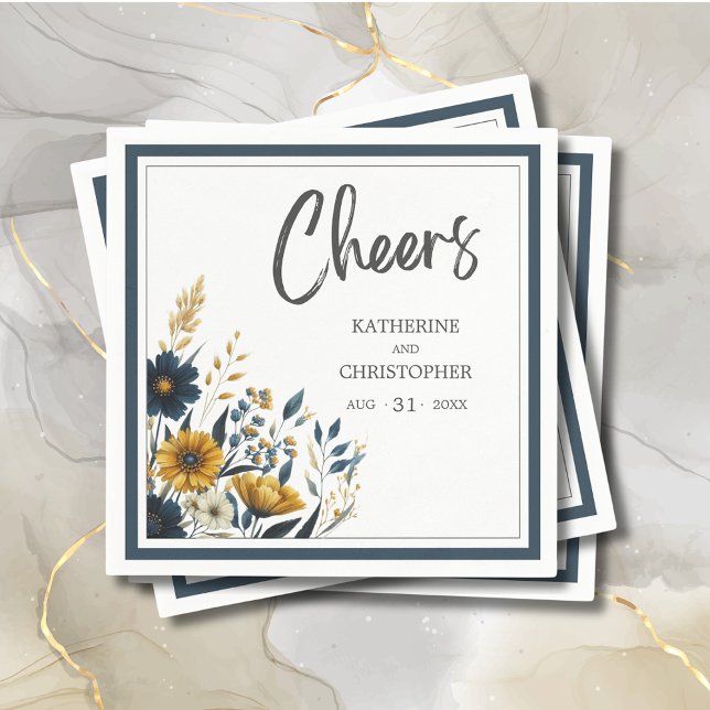 Guardanapo De Papel Bois Azul Amarelo Floral Elegante (Cheers Blue Gold Floral Wedding Cocktail Napkin with Couple Names, Wedding Date.)