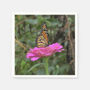 Guardanapo De Papel Borboleta Monarca em uma Bonito Flor Rosa