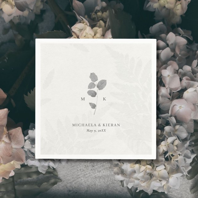 Guardanapo De Papel Casamento de Monograma Botânico de Cinzas Elegante (Elegant Gray Botanical Wedding Cocktail Napkins with faux leaf design.)