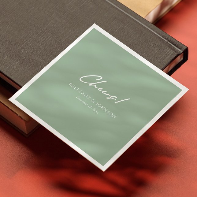 Guardanapo De Papel Casamento de Script "Cheers" Verde Personalizado (Personalized Sage Green "Cheers" Script Wedding Napkins)