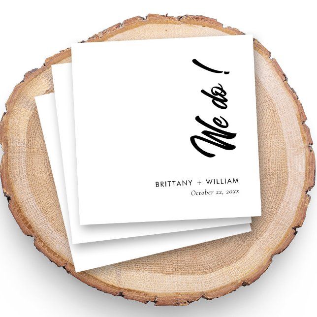 Guardanapo De Papel Casamento Personalizado Do Escrito "Nós Fazemos" (Personalized wedding napkins with whimsical "We Do!" script and couple names, white background)
