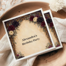 Celebração de Aniversário com Arco Floral Gótico