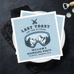 Guardanapo De Papel Celebração do Bachelor Party Weekend Resort<br><div class="desc">Para o noivo que está jogando uma estância de esqui, diversão na despedida de solteiro do fim de semana da neve. Estes guardanapos 'ÚLTIMA PASSAGEM NAS ESLOPAS' fazem parte de uma coleção onde itens de solteiro correspondentes podem ser comprados. Estes guardanapos de solteiro podem ser personalizados com a inclusão do...</div>
