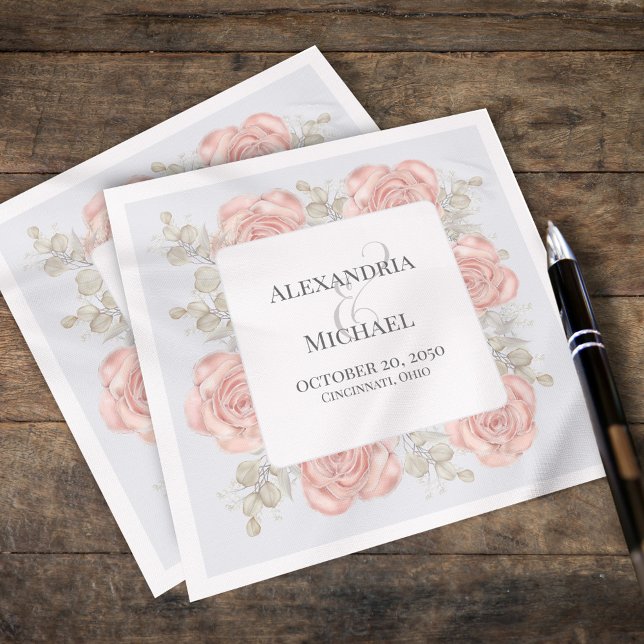 Guardanapo De Papel Cocktail personalizado Elegante Boho (Custom wedding napkin with elegant blush pink roses and foliage. )
