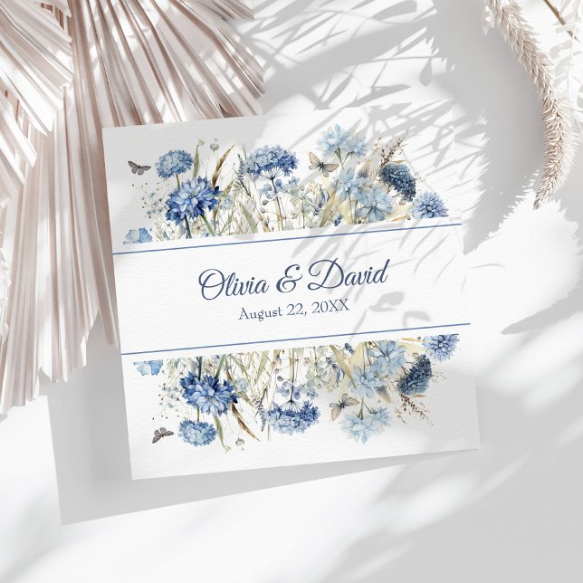 Guardanapo De Papel De Jantar Casamento de Prados de Farinha Selvagem de Azul Fr (French Blue Wildflower Meadow Wedding Napkins on a sunny white boho wedding table.)