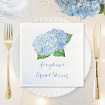 Guardanapo De Papel De Jantar Chá de panela de Hydrangea azul<br><div class="desc">Estes guardanapos apresentam flores azuis de hydrangea. Você pode personalizar esses guardanapos com o nome da noiva. Estes guardanapos fazem parte da Coleção de Casamentos da Hydrangea Azul que inclui uma gama de cheios de papelaria de casamento como convites para casamento, cartões de resposta, cartões de informação, etiquetas de endereços,...</div>