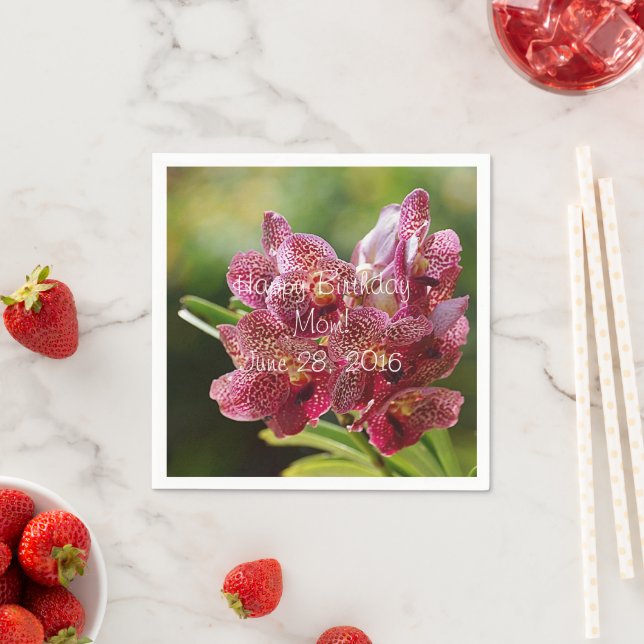 Guardanapo de papel do aniversário do conjunto da (Insitu)