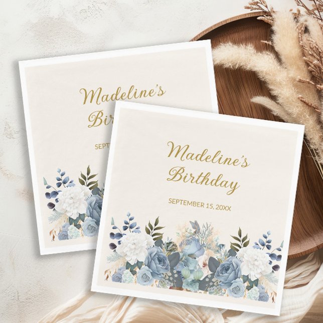 Guardanapo De Papel Dusty Blue White Floral Dourado Feliz Aniversário (Dusty blue watercolor floral birthday party napkins customized with your name and date of party)
