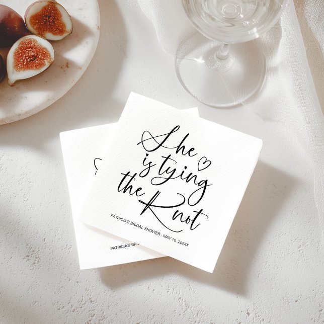 Guardanapo De Papel Ela É Chá de panela De casando (Criador carregado)