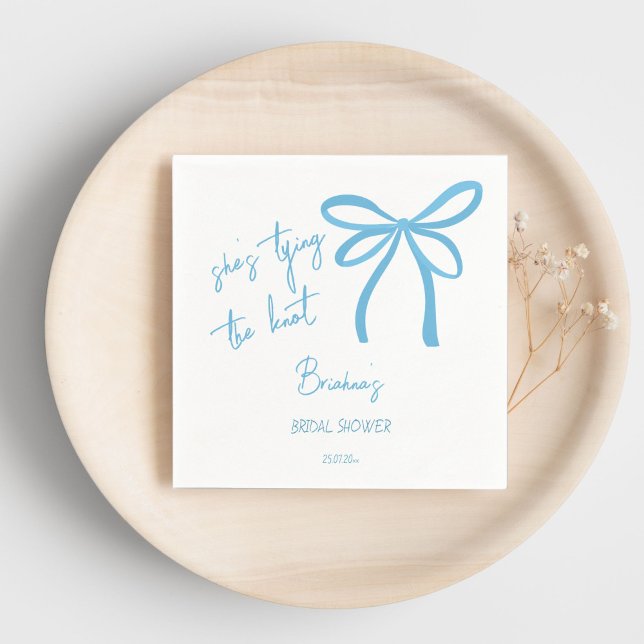 Guardanapo De Papel Ela está casando com arco de fita azul impressa (She's tying the knot blue ribbon bow bridal shower printed napkins personalized tableware decor)