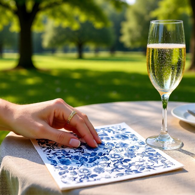 Guardanapo De Papel Elegant Dusty Blue Toile Floral Wedding Pattern (Elegant Dusty Blue Toile Floral Wedding Pattern Napkins)