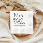 Guardanapo De Papel Elegante Sra. e Sra. Wedding Monograma<br><div class="desc">Os guardanapos de casamento apresentam uma "Sra. & Sra." e design em fontes de tipografia mista preta (fontes e cores podem ser personalizadas) com texto monográfico personalizado que pode ser personalizado com os nomes das noivas e a data do casamento.</div>