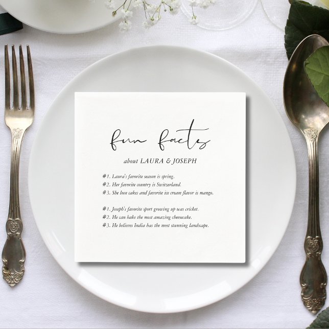 Guardanapo De Papel Fatos Divertidos sobre Casamentos com Letra Modern (Modern script fun facts wedding napkins entertain guests while adding a personal touch.)