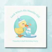 Feliz Meio Aniversário Bebê Pato com Bolo de Festa