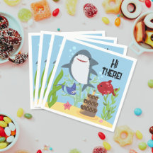 Festa de aniversário de bolo de tubarão e amigos