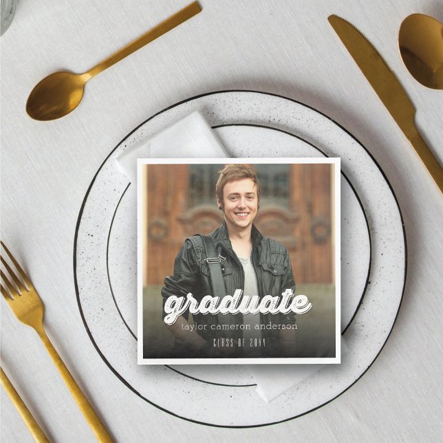 Guardanapo De Papel Festa de Formatura com Foto de Formatura em Script (Grunge Bold Graduate Script Photo Modern Graduation Party Paper Napkin @ zazzle.com/color_therapy)