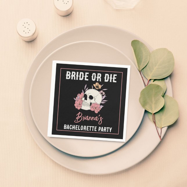 Guardanapo De Papel Festa de solteira do crânio retrô preto ou morto (Bride or die black retro skull bachelorette party supplies monogram personalized napkins table decor)