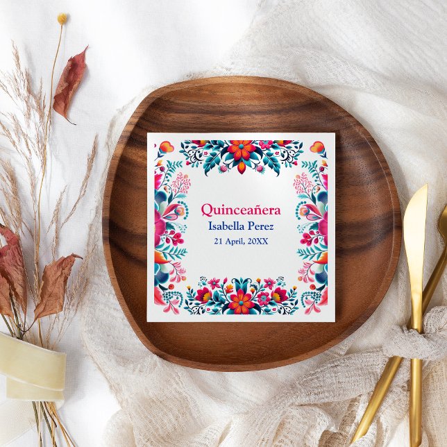Guardanapo De Papel Floral Quinceanera White Festa Mexicana Aniversári (Floral Quinceanera White Mexican Fiesta Birthday Napkins on a boho wedding table.)