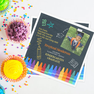 Guardanapo De Papel Formatura Colorida de Crianças na Escola Primária