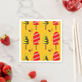 Guardanapo De Papel Icecream colorido sobre o padrão de fundo amarelo
