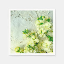 Lares de vindima com lilases brancas