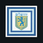 Guardanapo De Papel Leão de Judah Emblem Jerusalém Hebraico<br><div class="desc">Pacote de 50 guardanapos de coquetéis de papel branco com a imagem de um leão azul e amarelo de emblema Judah e bordas duplas e largas de azul aparadas em azul claro em branco. "Jerusalém" é impresso no topo do emblema em hebraico. Veja guardanapo de pano e portas copos correspondentes....</div>