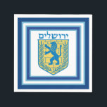 Guardanapo De Papel Leão de Judah Emblem Jerusalém Hebraico<br><div class="desc">Pacote de 50 guardanapos de coquetéis de papel branco com a imagem de um leão azul e amarelo de emblema Judah e bordas duplas e largas de azul aparadas em azul claro em branco. "Jerusalém" é impressa no topo do emblema em hebraico. Veja guardanapo de pano e portas copos correspondentes....</div>