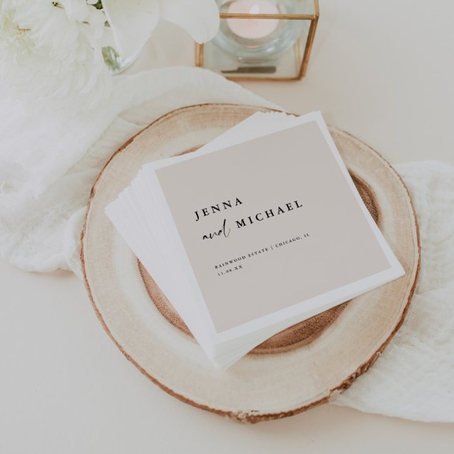 Guardanapo De Papel Nomes de Casamento de Script Beige Elegante (Criador carregado)