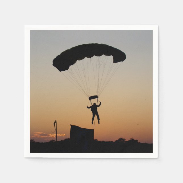 Guardanapo De Papel Paraquedas Skydiver no Sunset Sky Diver (Frente)