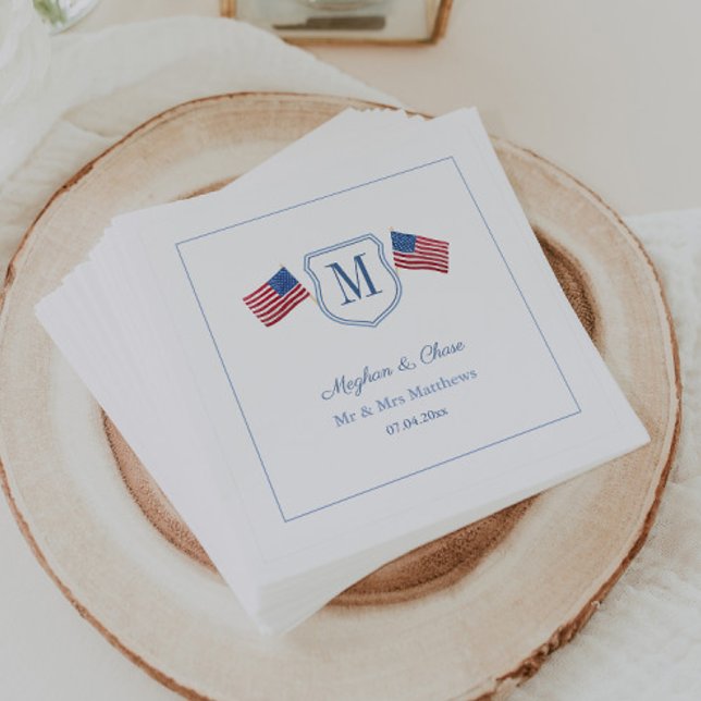 Guardanapo De Papel Partido Bandeiras do Monograma Patriótico Crest US (Patriotic wedding napkins with a ,monogram couples crest and twin USA flags)