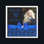 Guardanapo De Papel Real Blue Black Floral Damask 50th Birthday Foto<br><div class="desc">Azul Real e Damasco Floral Negro | 50º guardanapo de papel de aniversário. Cinquenta e fabuloso! Um belo e elegante abismo floral azul-real negro 50ª Festa de aniversário Napkin você pode personalizar sua cinquenta festa de festa de aniversário. No centro do arco azul médio bonito. Substitua a foto da amostra...</div>