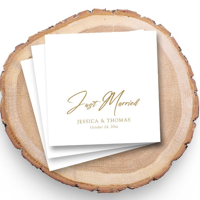 Guardanapo De Papel Recem casados personalizado com letra Dourada (Personalized Just Married napkins with the couple's names and wedding date.)