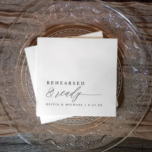 Guardanapo De Papel Rehearsal Dinner Rehearsed & Ready Modern Wedding (Black and white rehearsal dinner napkins with “rehearsed & ready” in elegant calligraphy script.)