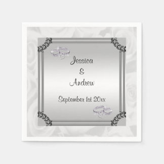 Guardanapo De Papel Rosas Brancas e Anéis de Casamento Diamante