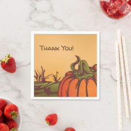 Guardanapo De Papel Solitário de abóbora no campo. As folhas do outono