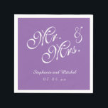 Guardanapo De Papel Sr. e Sra. Roxo. | Papel de Casamento Napkins<br><div class="desc">Clássico personalizado, Sr. e Sra. Purple e White Wedding Paper Napkins - Luncheon. Design por Elke Clarke©. Disponível em www.zazzle.com/monogramgallery. Naturezas clássicas, personalizadas com nomes de noivas e noivos e data de casamento em uma fonte de script de tom branco em um fundo de cor roxa sólida. A bela design...</div>