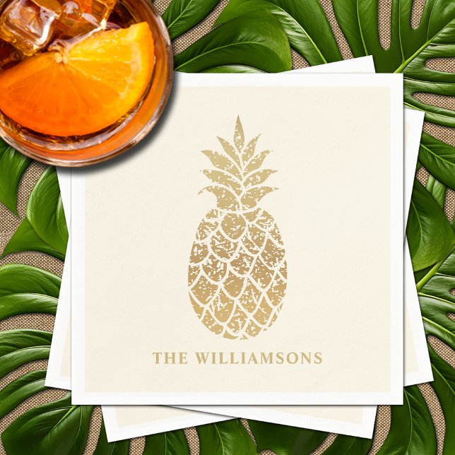Guardanapo De Papel Tropical de Ananás Dourado (Gold pineapple tropical napkins personalized with your last name)
