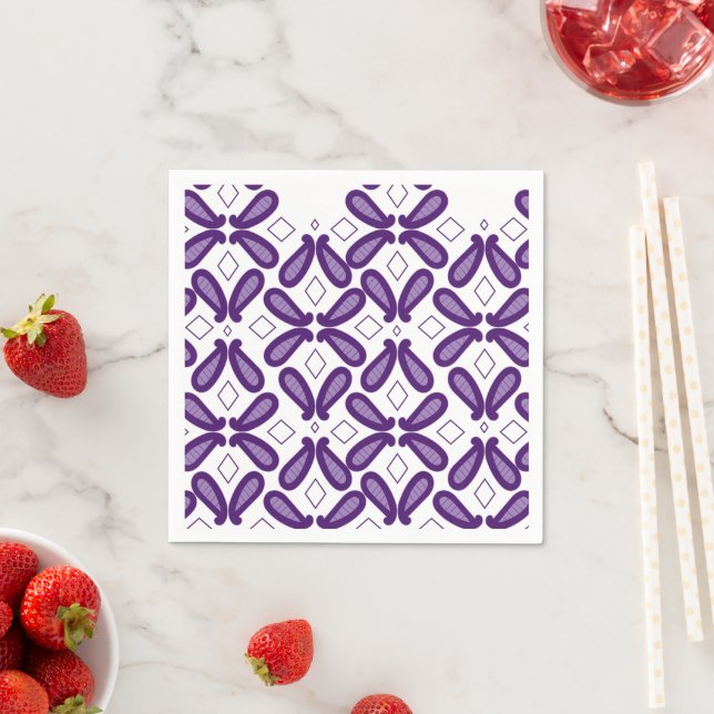 Guardanapo De Papel Um padrão simétrico com m branco e roxo (Insitu)