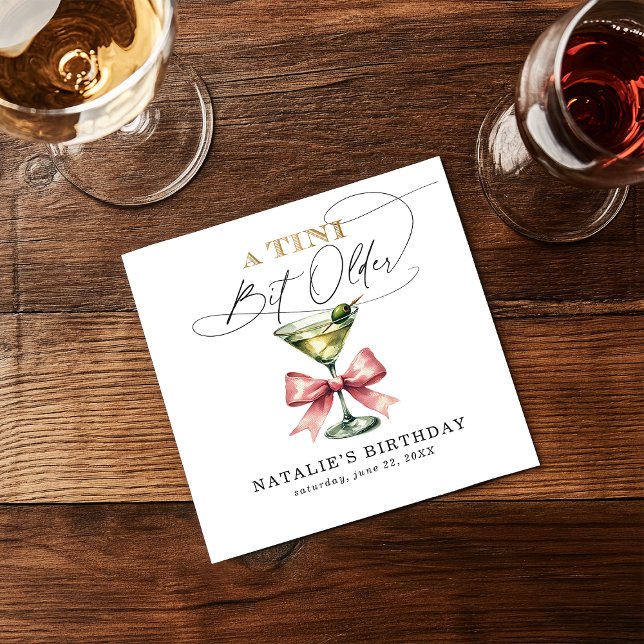 Guardanapo De Papel Um Tini Bit Antigo Martini Arco Rosa Aniversário (A Tini Bit Older Martini Pink Bow Birthday Napkins)