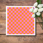Guardanapo De Papel Vermelhidão Neon Cor-de-Rosa Verificada Vintage<br><div class="desc">Quadro de verificação fino cor-de-rosa e laranja | Vintage | Clássico | Evolução | NA MODA | Moda | Mínimo</div>
