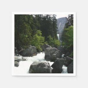 Guardanapo De Papel Vernal cai à distância em Yosemite