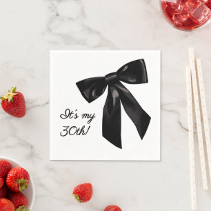 Guardanapos de festa de aniversário com laço preto