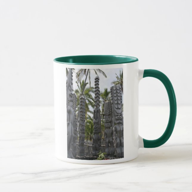 Guardiães de Tiki no lugar do refúgio - caneca (Direita)