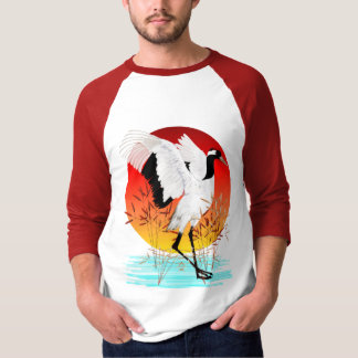 Guindaste e camisa coroados vermelho de Sun de